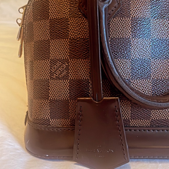 Authentic Louis Vuitton Alma purse - Picture 3 of 13